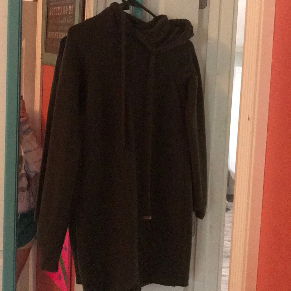 A green dress for winter